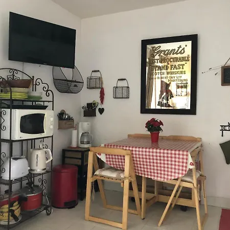 2 Pieces En Rez De Jardin -