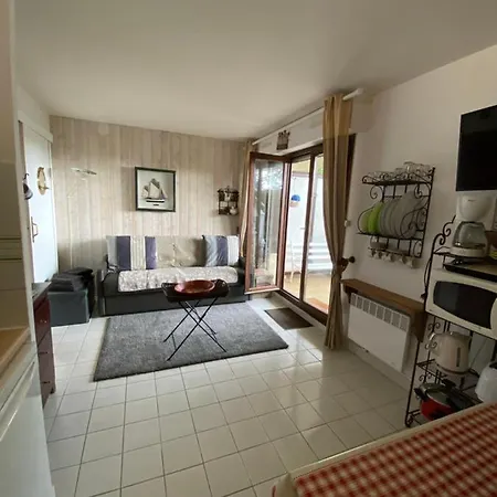 En Rez De Jardin -