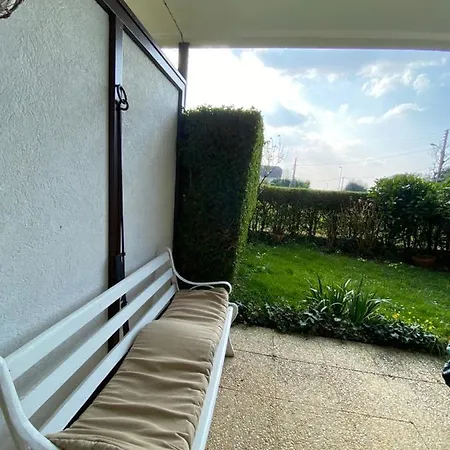 Rez De Jardin Au Calme Sur Les Hauteurs De Le Petit Nid * Trouville-sur-Mer