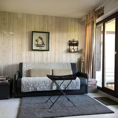 En Rez De Jardin -