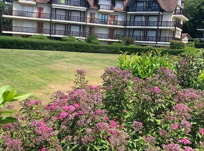 2 Pièces En Rez De Jardin -le Petit Nid à * Trouville-sur-Mer