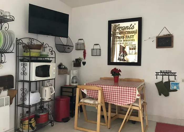 2 Pièces En Rez De Jardin -le Petit Nid à