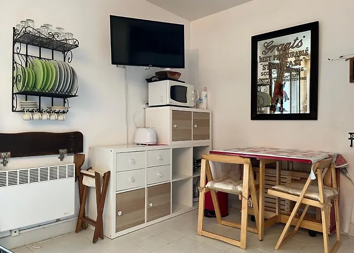 2 Pièces En Rez De Jardin -le Petit Nid à Apartamento *